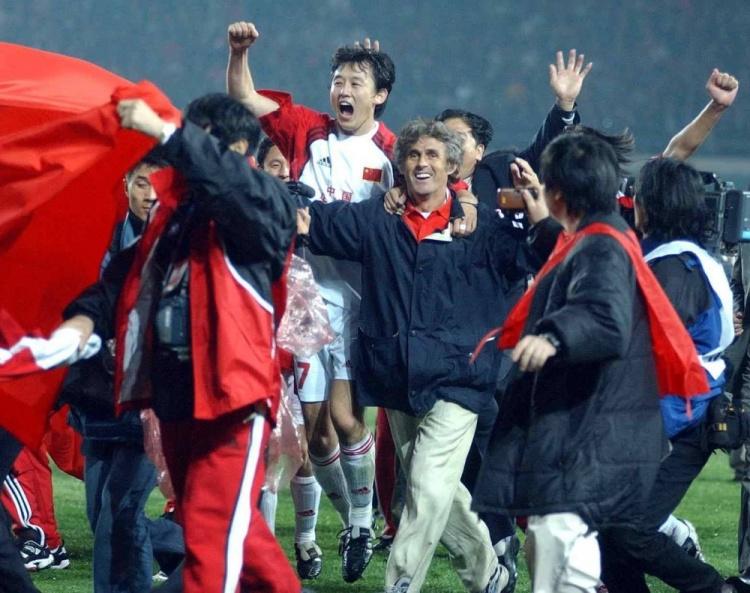 泰山未归队人员情况：谢文能和刘洋随国足备战，6名小将随U23集训